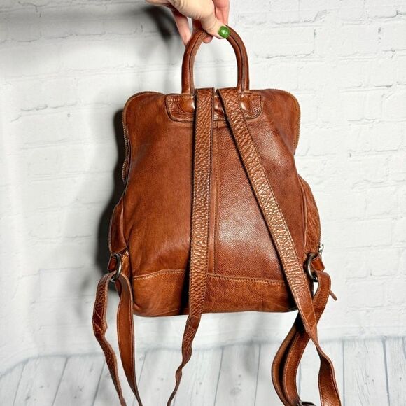 Vilenca Holland brown supple distressed leather basketweave hobo backpack bag - Picture 4 of 12